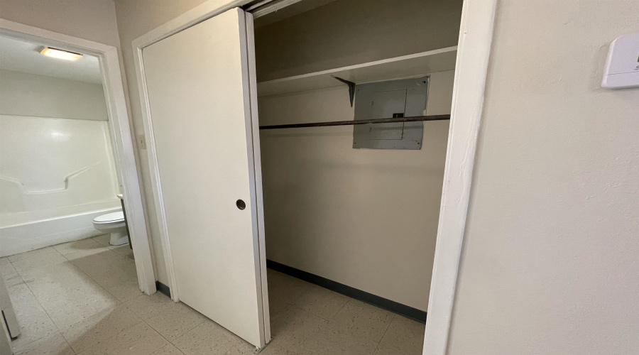 3801 Salinas Ave, Laredo, Texas 78041, 1 Bedroom Bedrooms, 3 Rooms Rooms,1 BathroomBathrooms,Residential,For Rent,3801 Salinas Ave,20261052