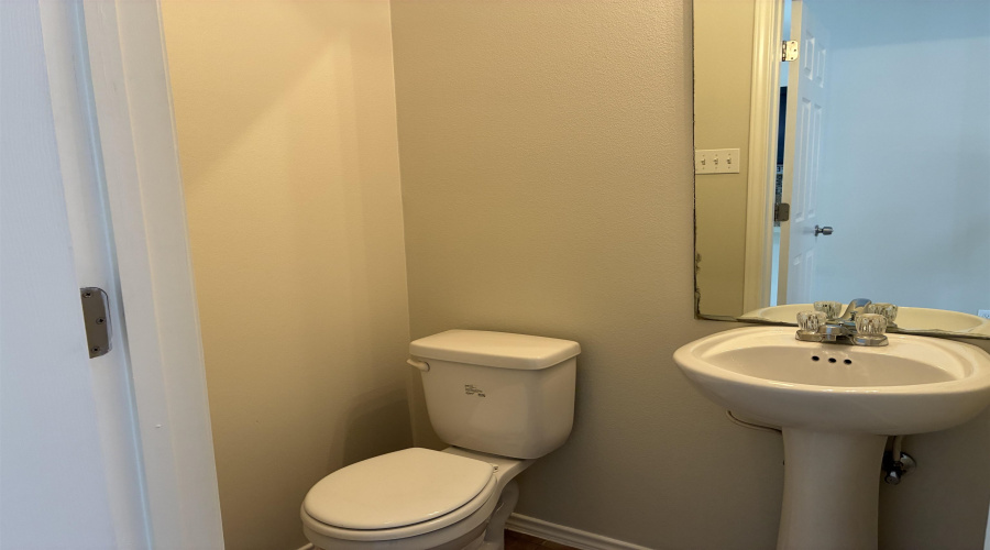 5402 Marcella Ave, LAREDO, Texas 78041, 2 Bedrooms Bedrooms, 4 Rooms Rooms,1 BathroomBathrooms,Residential,For Rent,5402 Marcella Ave,20261053