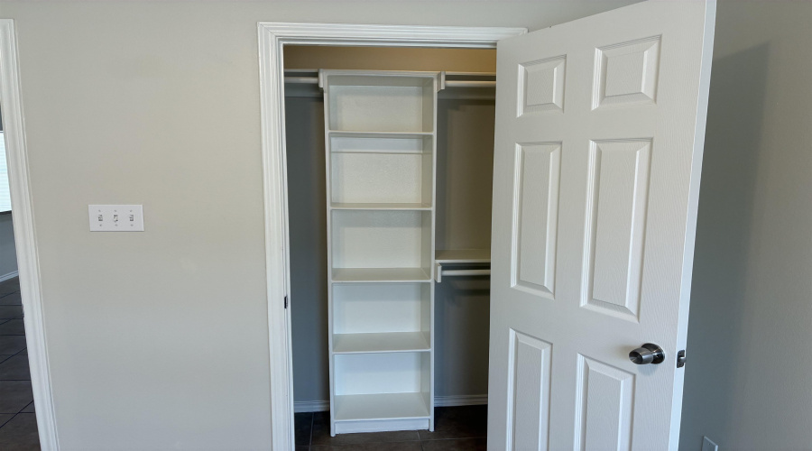 5402 Marcella Ave, LAREDO, Texas 78041, 2 Bedrooms Bedrooms, 4 Rooms Rooms,1 BathroomBathrooms,Residential,For Rent,5402 Marcella Ave,20261053