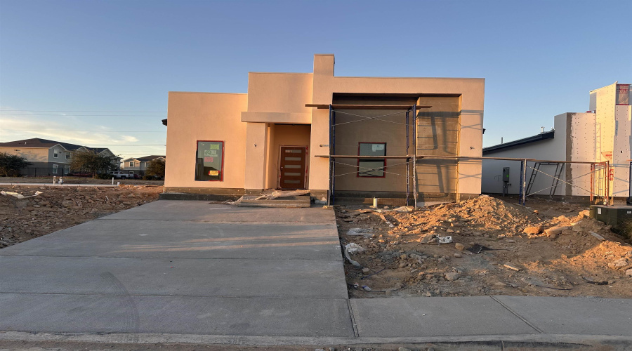 216 Lusitano Dr., LAREDO, Texas 78046, 4 Bedrooms Bedrooms, 5 Rooms Rooms,2 BathroomsBathrooms,Residential,For Sale,216 Lusitano Dr.,20261054