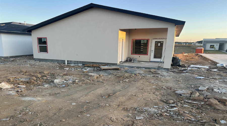 216 Lusitano Dr., LAREDO, Texas 78046, 4 Bedrooms Bedrooms, 5 Rooms Rooms,2 BathroomsBathrooms,Residential,For Sale,216 Lusitano Dr.,20261054