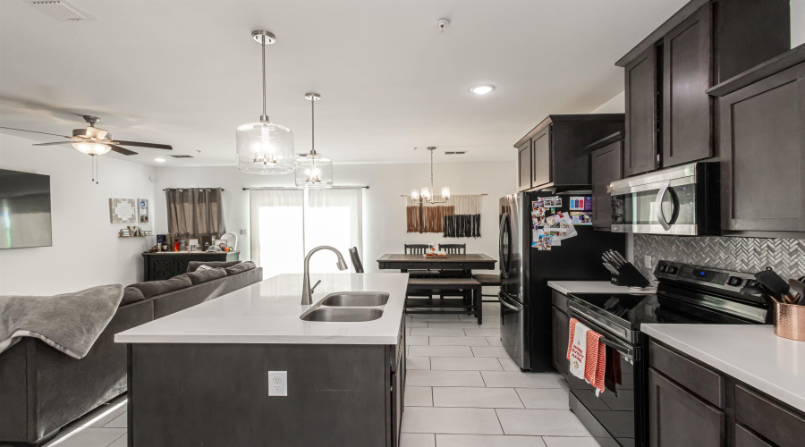 9924 Borna, Laredo, Texas 78045, 3 Bedrooms Bedrooms, 6 Rooms Rooms,2 BathroomsBathrooms,Residential,For Sale,9924 Borna,20261055