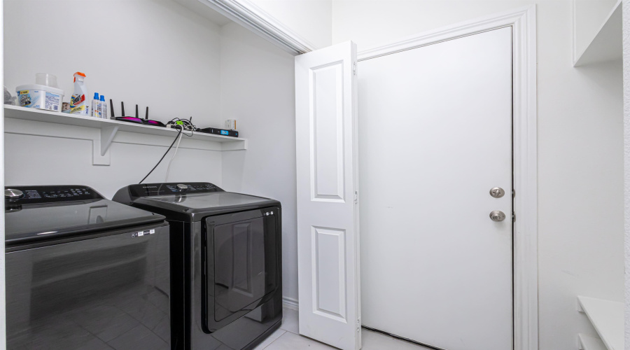 9924 Borna, Laredo, Texas 78045, 3 Bedrooms Bedrooms, 6 Rooms Rooms,2 BathroomsBathrooms,Residential,For Sale,9924 Borna,20261055