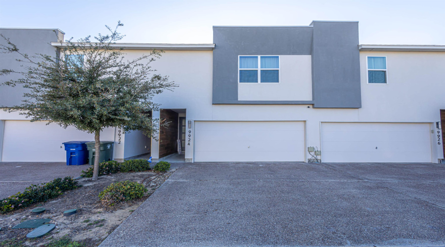 9924 Borna, Laredo, Texas 78045, 3 Bedrooms Bedrooms, 6 Rooms Rooms,2 BathroomsBathrooms,Residential,For Sale,9924 Borna,20261055