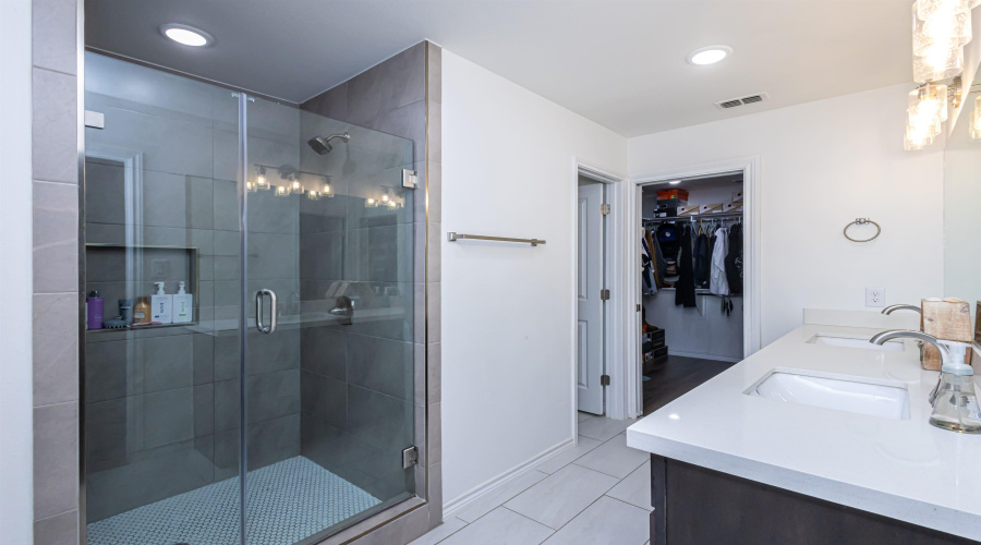 9924 Borna, Laredo, Texas 78045, 3 Bedrooms Bedrooms, 6 Rooms Rooms,2 BathroomsBathrooms,Residential,For Sale,9924 Borna,20261055