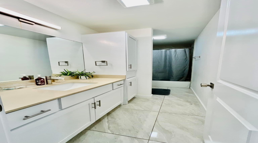 403 Graneros Ave., Laredo, Texas 78046, 4 Bedrooms Bedrooms, 6 Rooms Rooms,2 BathroomsBathrooms,Residential,For Sale,403 Graneros Ave.,20261057