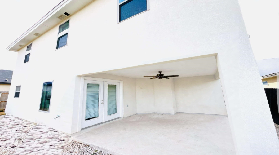 403 Graneros Ave., Laredo, Texas 78046, 4 Bedrooms Bedrooms, 6 Rooms Rooms,2 BathroomsBathrooms,Residential,For Sale,403 Graneros Ave.,20261057