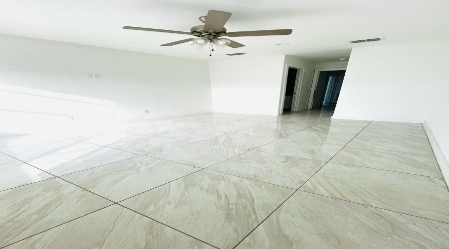 403 Graneros Ave., Laredo, Texas 78046, 4 Bedrooms Bedrooms, 6 Rooms Rooms,2 BathroomsBathrooms,Residential,For Sale,403 Graneros Ave.,20261057