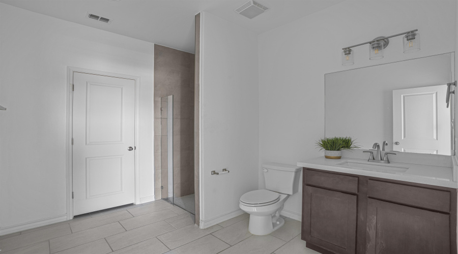 9915 Kaspar Dr., Laredo, Texas 78045, 3 Bedrooms Bedrooms, 5 Rooms Rooms,3 BathroomsBathrooms,Residential,For Sale,9915 Kaspar Dr.,20261059