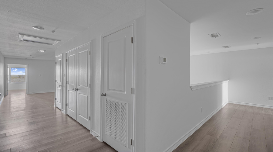 9915 Kaspar Dr., Laredo, Texas 78045, 3 Bedrooms Bedrooms, 5 Rooms Rooms,3 BathroomsBathrooms,Residential,For Sale,9915 Kaspar Dr.,20261059