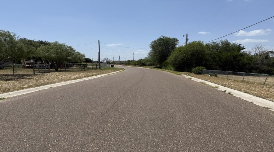 108 Santa Maria Ave, Zapata, Texas 78076-5216, ,Land,For Sale,108 Santa Maria Ave,20252548