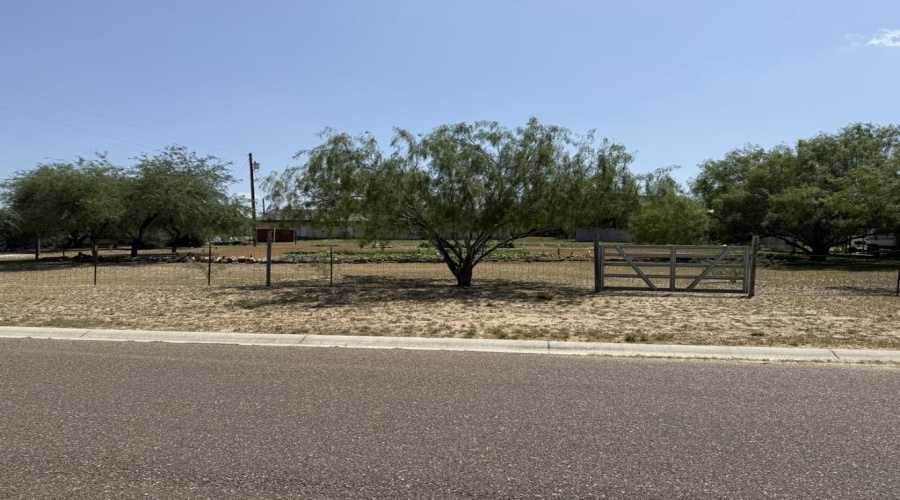 108 Santa Maria Ave, Zapata, Texas 78076-5216, ,Land,For Sale,108 Santa Maria Ave,20252548