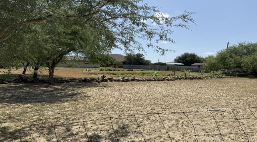 108 Santa Maria Ave, Zapata, Texas 78076-5216, ,Land,For Sale,108 Santa Maria Ave,20252548