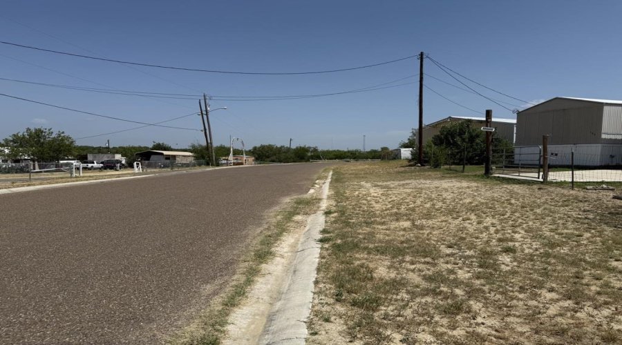 108 Santa Maria Ave, Zapata, Texas 78076-5216, ,Land,For Sale,108 Santa Maria Ave,20252548