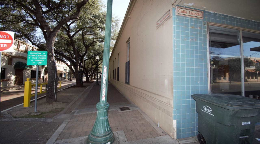 419 Flores Ave, Laredo, Texas 78040, 1 Room Rooms,1 BathroomBathrooms,Commercial retail/office,For Rent,419 Flores Ave,20261076