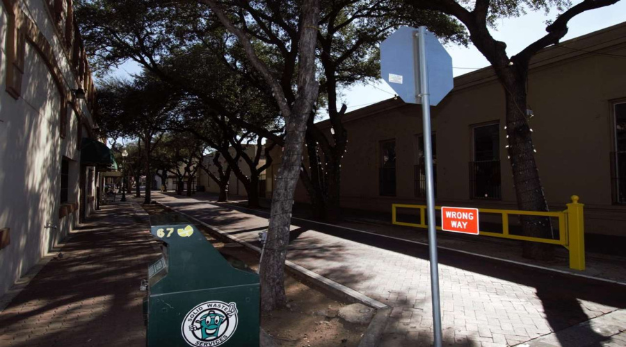 419 Flores Ave, Laredo, Texas 78040, 1 Room Rooms,1 BathroomBathrooms,Commercial retail/office,For Rent,419 Flores Ave,20261076