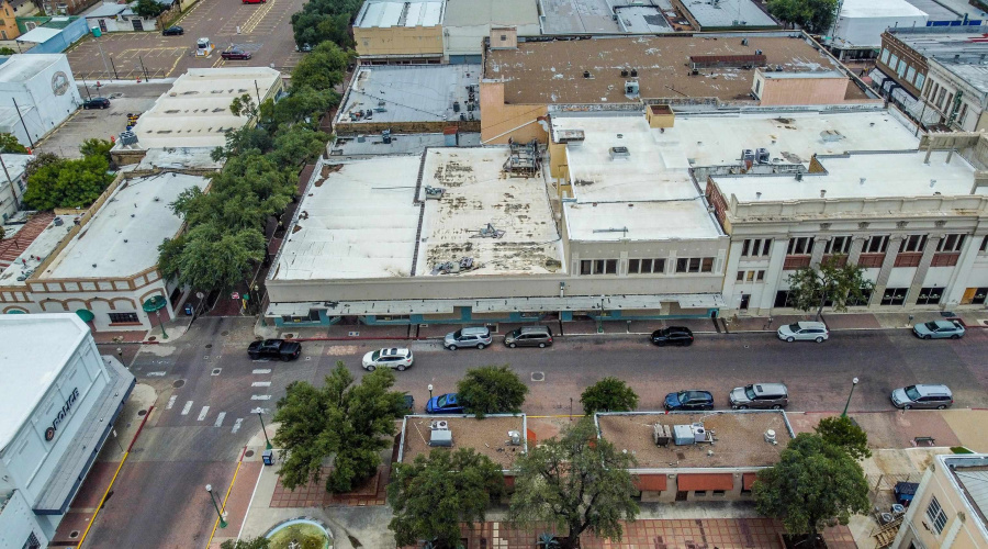419 Flores Ave, Laredo, Texas 78040, 1 Room Rooms,1 BathroomBathrooms,Commercial retail/office,For Rent,419 Flores Ave,20261076
