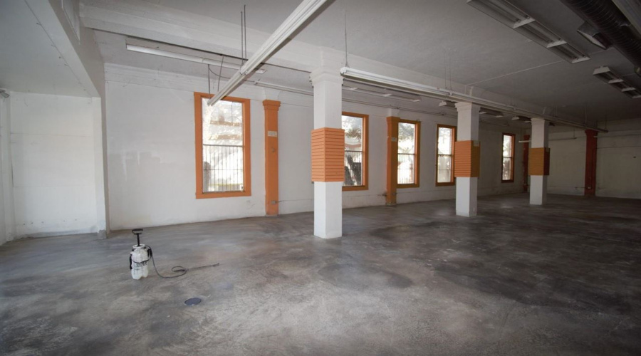 419 Flores Ave, Laredo, Texas 78040, 1 Room Rooms,1 BathroomBathrooms,Commercial retail/office,For Rent,419 Flores Ave,20261076