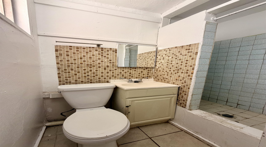 2717 Santa Clara St, Laredo, Texas 78046, 3 Bedrooms Bedrooms, 5 Rooms Rooms,2 BathroomsBathrooms,Residential,For Sale,2717 Santa Clara St,20261064