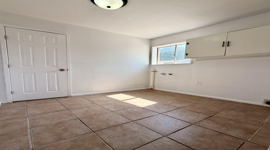 2717 Santa Clara St, Laredo, Texas 78046, 3 Bedrooms Bedrooms, 5 Rooms Rooms,2 BathroomsBathrooms,Residential,For Sale,2717 Santa Clara St,20261064