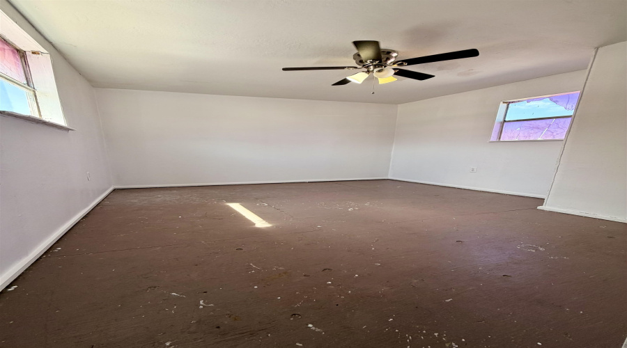 2717 Santa Clara St, Laredo, Texas 78046, 3 Bedrooms Bedrooms, 5 Rooms Rooms,2 BathroomsBathrooms,Residential,For Sale,2717 Santa Clara St,20261064