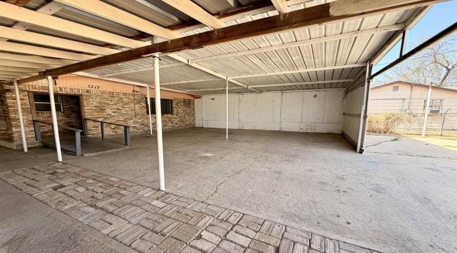 2717 Santa Clara St, Laredo, Texas 78046, 3 Bedrooms Bedrooms, 5 Rooms Rooms,2 BathroomsBathrooms,Residential,For Sale,2717 Santa Clara St,20261064