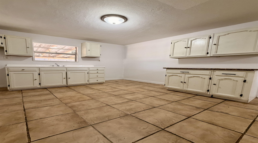 2717 Santa Clara St, Laredo, Texas 78046, 3 Bedrooms Bedrooms, 5 Rooms Rooms,2 BathroomsBathrooms,Residential,For Sale,2717 Santa Clara St,20261064