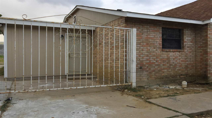 139 Kennedy Lp, Laredo, Texas 78046, 3 Bedrooms Bedrooms, 5 Rooms Rooms,1 BathroomBathrooms,Residential,For Rent,139 Kennedy Lp,20261067