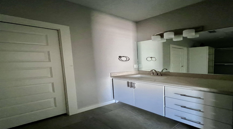 9653 McPherson Rd, Laredo, Texas 78045, 3 Bedrooms Bedrooms, 7 Rooms Rooms,2 BathroomsBathrooms,Residential,For Rent,9653 McPherson Rd,20261068