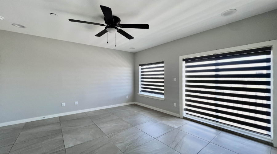 9653 McPherson Rd, Laredo, Texas 78045, 3 Bedrooms Bedrooms, 7 Rooms Rooms,2 BathroomsBathrooms,Residential,For Rent,9653 McPherson Rd,20261068