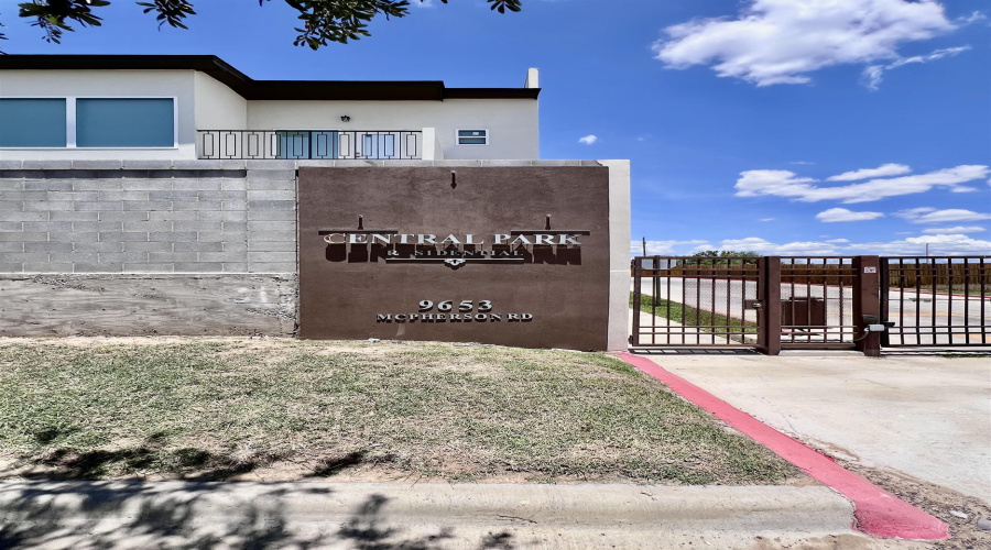 9653 McPherson Rd, Laredo, Texas 78045, 3 Bedrooms Bedrooms, 7 Rooms Rooms,2 BathroomsBathrooms,Residential,For Rent,9653 McPherson Rd,20261068