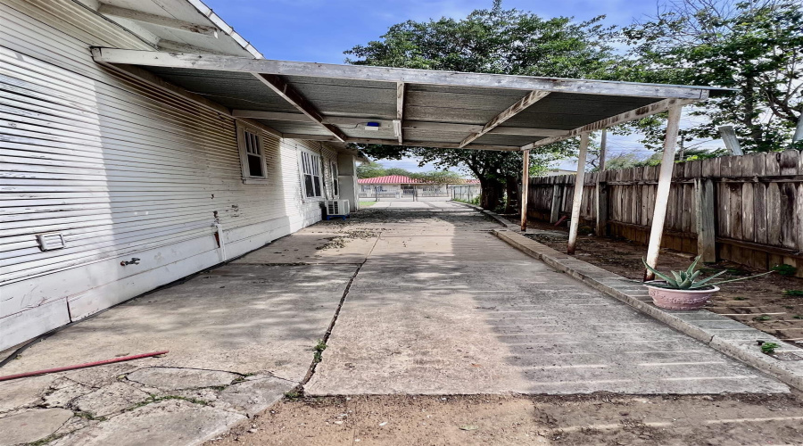 2016 Rosario St, Laredo, Texas 78043, 3 Bedrooms Bedrooms, 6 Rooms Rooms,1 BathroomBathrooms,Residential,For Rent,2016 Rosario St,20261069