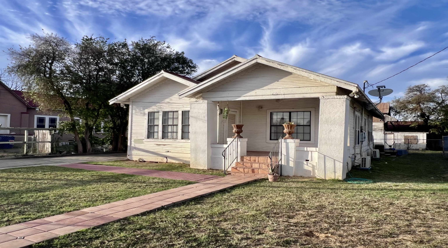 2016 Rosario St, Laredo, Texas 78043, 3 Bedrooms Bedrooms, 6 Rooms Rooms,1 BathroomBathrooms,Residential,For Rent,2016 Rosario St,20261069