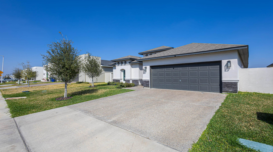 626 Journey Loop, Laredo, Texas 78045, 3 Bedrooms Bedrooms, 6 Rooms Rooms,2 BathroomsBathrooms,Residential,For Sale,626 Journey Loop,20261070