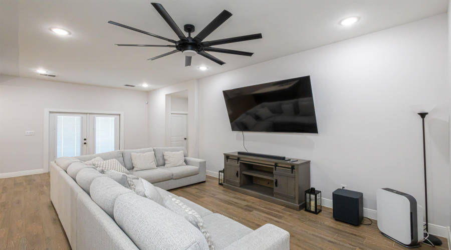 626 Journey Loop, Laredo, Texas 78045, 3 Bedrooms Bedrooms, 6 Rooms Rooms,2 BathroomsBathrooms,Residential,For Sale,626 Journey Loop,20261070