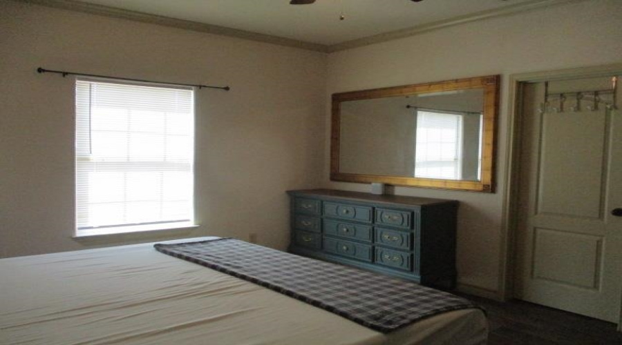 10706 International Blvd, Laredo, Texas 78045, 2 Bedrooms Bedrooms, 4 Rooms Rooms,2 BathroomsBathrooms,Residential,For Rent,10706 International Blvd,20261071