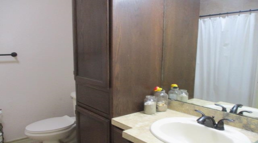 10706 International Blvd, Laredo, Texas 78045, 2 Bedrooms Bedrooms, 4 Rooms Rooms,2 BathroomsBathrooms,Residential,For Rent,10706 International Blvd,20261071