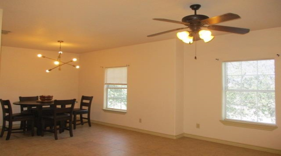 10706 International Blvd, Laredo, Texas 78045, 2 Bedrooms Bedrooms, 4 Rooms Rooms,2 BathroomsBathrooms,Residential,For Rent,10706 International Blvd,20261071