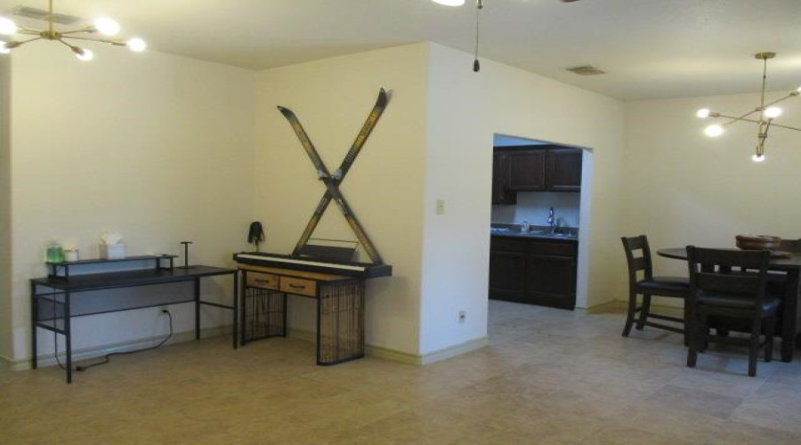 10706 International Blvd, Laredo, Texas 78045, 2 Bedrooms Bedrooms, 4 Rooms Rooms,2 BathroomsBathrooms,Residential,For Rent,10706 International Blvd,20261071