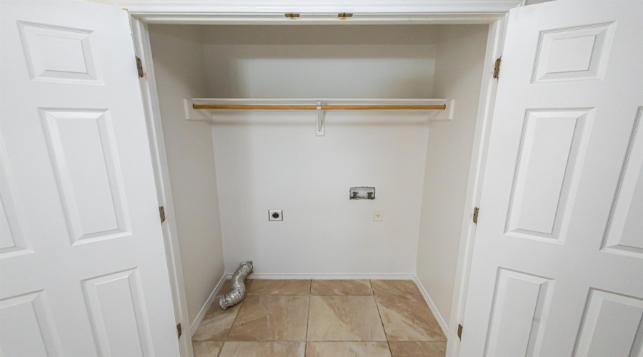 4307 Melissa Dr, Laredo, Texas 78046, 4 Bedrooms Bedrooms, 6 Rooms Rooms,2 BathroomsBathrooms,Residential,For Sale,4307 Melissa Dr,20261072