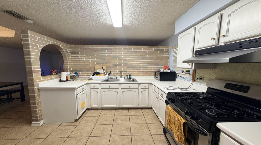 307 Hancock Ct, Laredo, Texas 78046, 3 Bedrooms Bedrooms, 6 Rooms Rooms,2 BathroomsBathrooms,Residential,For Rent,307 Hancock Ct,20261077