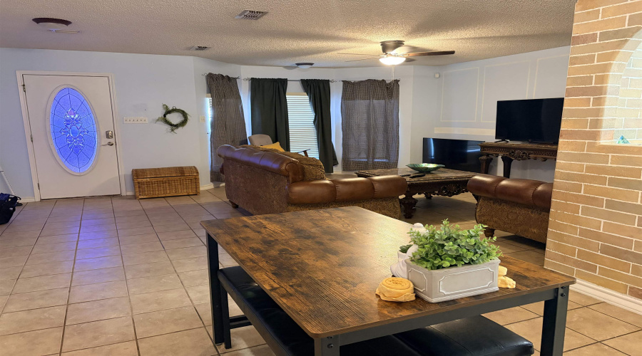 307 Hancock Ct, Laredo, Texas 78046, 3 Bedrooms Bedrooms, 6 Rooms Rooms,2 BathroomsBathrooms,Residential,For Rent,307 Hancock Ct,20261077