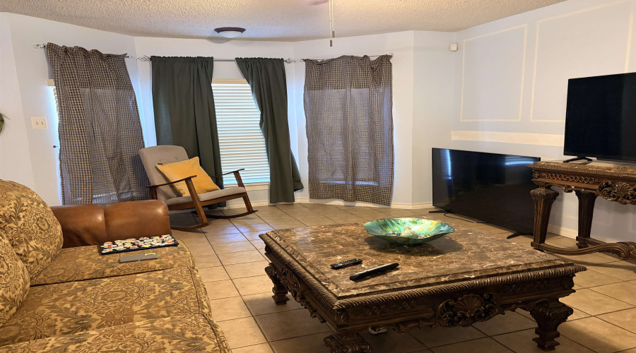 307 Hancock Ct, Laredo, Texas 78046, 3 Bedrooms Bedrooms, 6 Rooms Rooms,2 BathroomsBathrooms,Residential,For Rent,307 Hancock Ct,20261077