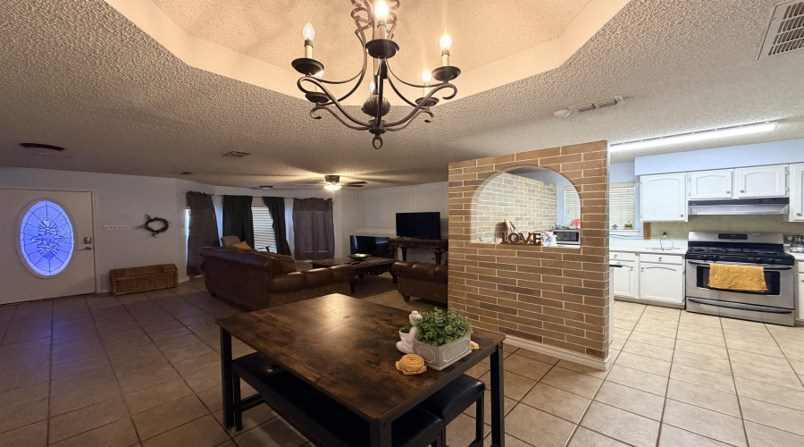 307 Hancock Ct, Laredo, Texas 78046, 3 Bedrooms Bedrooms, 6 Rooms Rooms,2 BathroomsBathrooms,Residential,For Rent,307 Hancock Ct,20261077