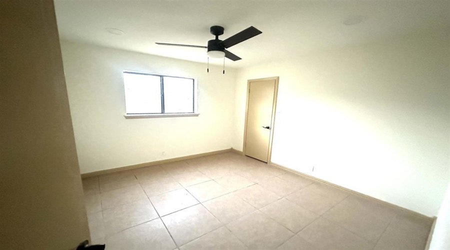 1202 Beverly Dr, Laredo, Texas 78045, 4 Bedrooms Bedrooms, 8 Rooms Rooms,3 BathroomsBathrooms,Residential,For Sale,1202 Beverly Dr,20261079