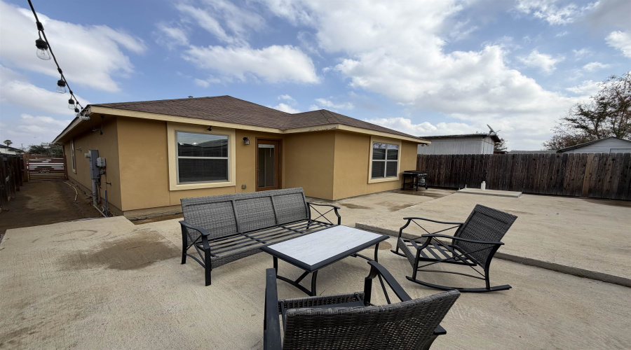 17224 Running Doe St, Laredo, Texas 78045, 3 Bedrooms Bedrooms, 6 Rooms Rooms,2 BathroomsBathrooms,Residential,For Sale,17224 Running Doe St,20261083