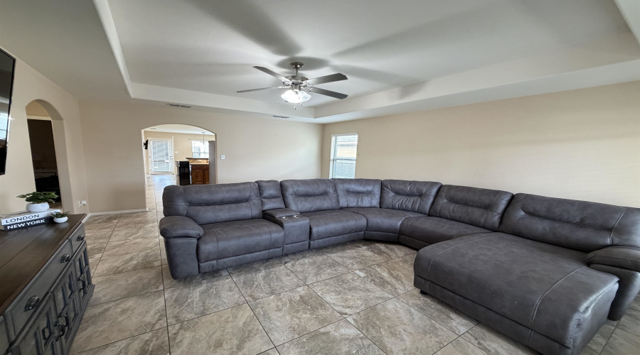 17224 Running Doe St, Laredo, Texas 78045, 3 Bedrooms Bedrooms, 6 Rooms Rooms,2 BathroomsBathrooms,Residential,For Sale,17224 Running Doe St,20261083