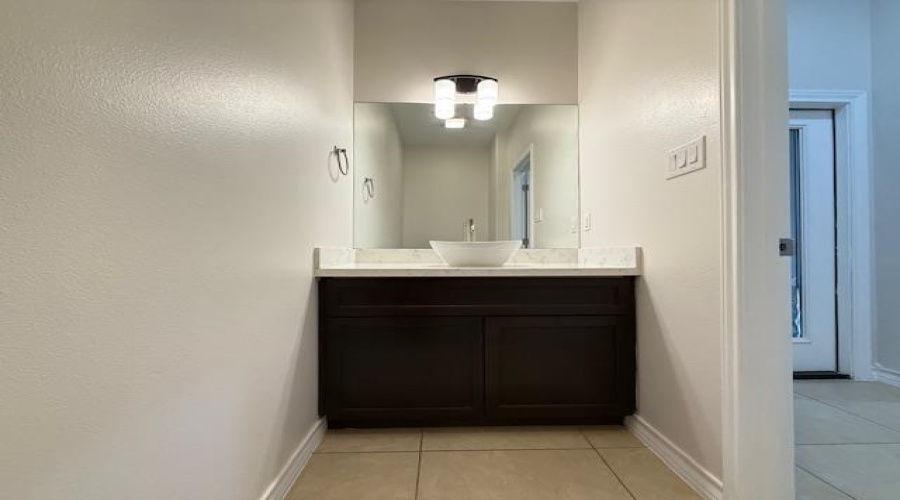 409 Glen Cook Dr., Laredo, Texas 78045-0000, 3 Bedrooms Bedrooms, 6 Rooms Rooms,2 BathroomsBathrooms,Residential,For Sale,409 Glen Cook Dr.,20261084
