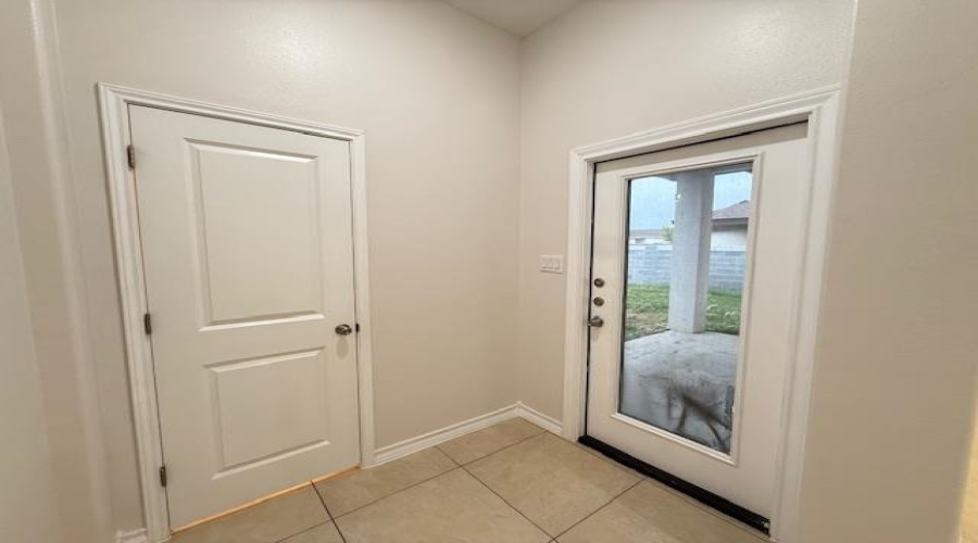 409 Glen Cook Dr., Laredo, Texas 78045-0000, 3 Bedrooms Bedrooms, 6 Rooms Rooms,2 BathroomsBathrooms,Residential,For Sale,409 Glen Cook Dr.,20261084
