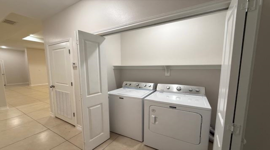 409 Glen Cook Dr., Laredo, Texas 78045-0000, 3 Bedrooms Bedrooms, 6 Rooms Rooms,2 BathroomsBathrooms,Residential,For Sale,409 Glen Cook Dr.,20261084